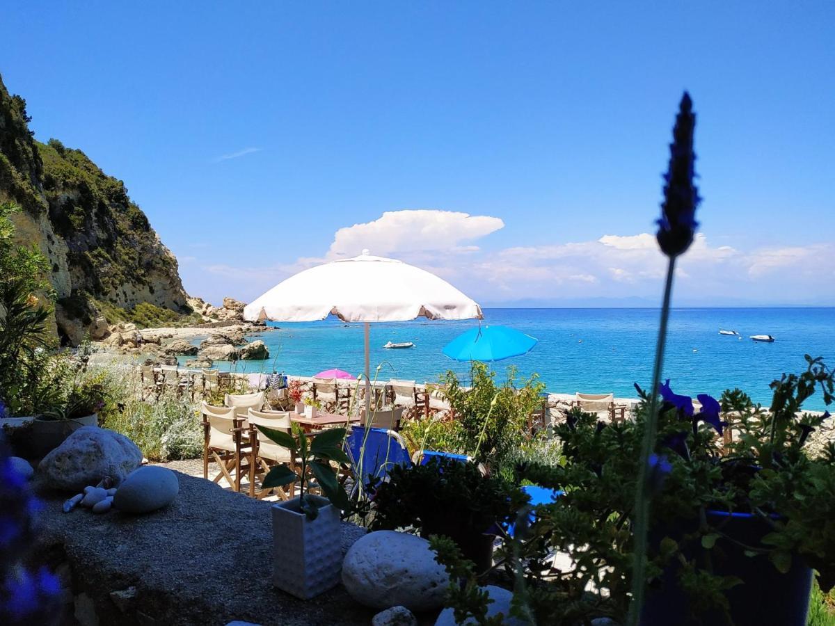 Fetsis Apartments Ayios Nikitas Bagian luar foto