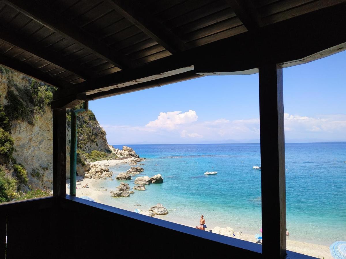 Fetsis Apartments Ayios Nikitas Bagian luar foto