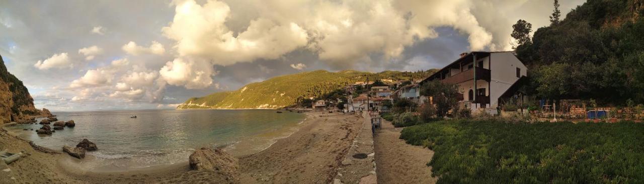 Fetsis Apartments Ayios Nikitas Bagian luar foto