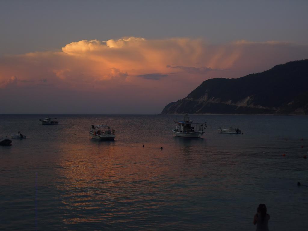Fetsis Apartments Ayios Nikitas Bagian luar foto
