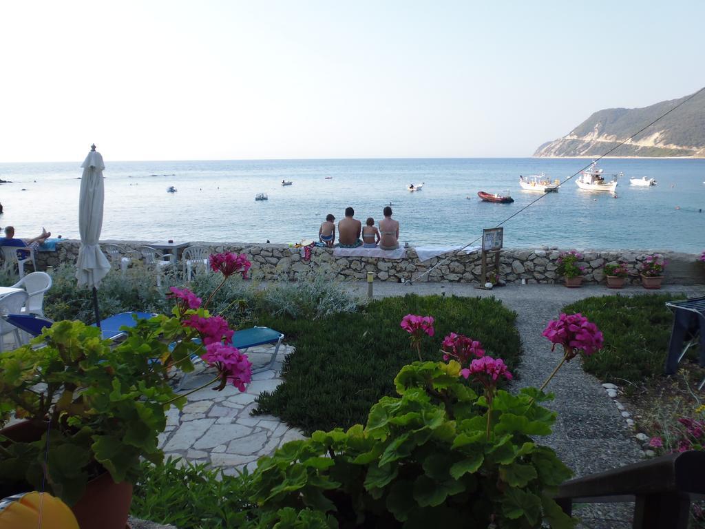Fetsis Apartments Ayios Nikitas Bagian luar foto