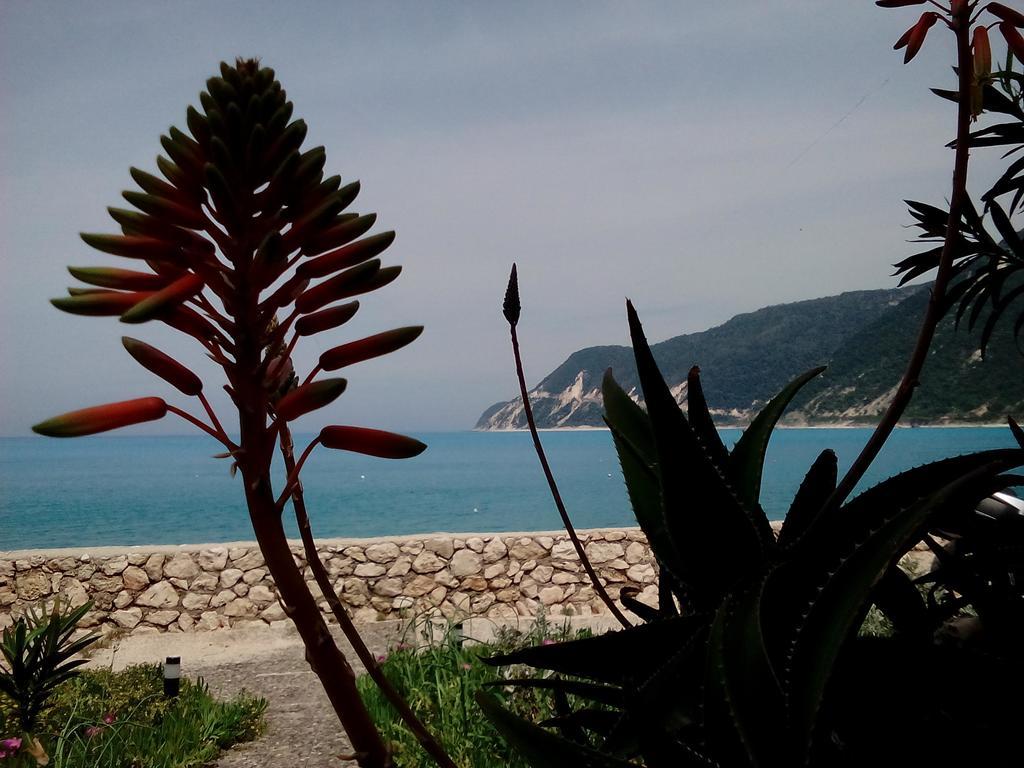 Fetsis Apartments Ayios Nikitas Bagian luar foto